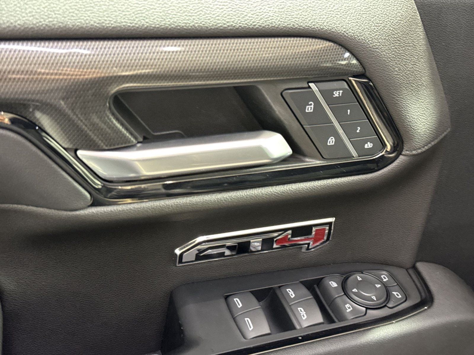 Used 2023 GMC Sierra 1500 AT4 w/ AT4 Premium Package AWD/4WD image 16