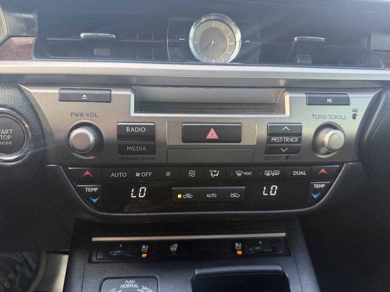 Used 2015 Lexus ES 350 w/ Premium Package FWD image 15