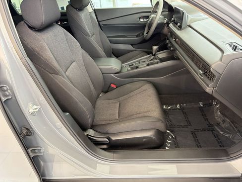 Used 2025 Honda Accord SE image 29