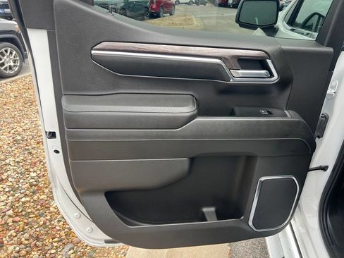 Used 2023 Chevrolet Silverado 1500 LTZ w/ LTZ Convenience Package II AWD/4WD image 25