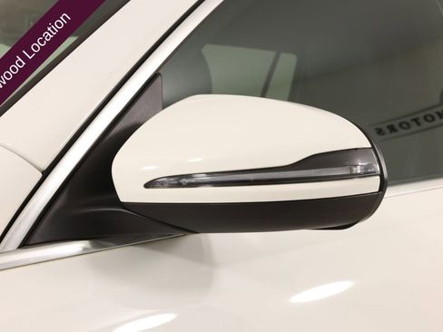 Used 2021 Mercedes-Benz GLB 250 4MATIC image 33