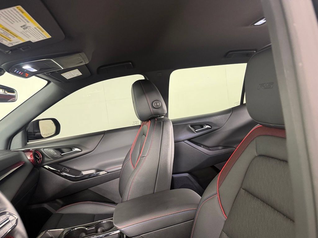 Used 2026 Chevrolet Equinox RS w/ LPO, Floor Liner Package FWD image 19