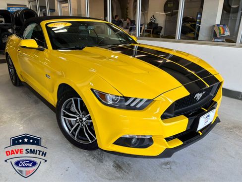 Used 2017 Ford Mustang GT Premium RWD image 1