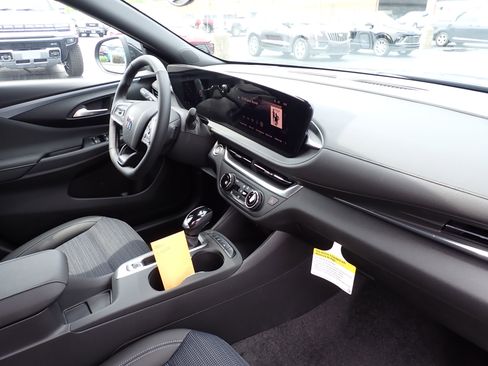 New 2025 Buick Envista Preferred image 15