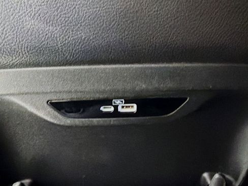 Used 2022 Chrysler Pacifica Touring-L image 28