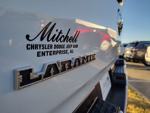 Used 2021 RAM 1500 Laramie w/ Off Road Group image 10