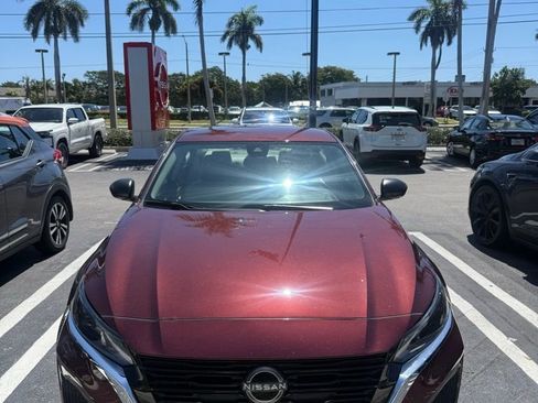 Certified 2024 Nissan Altima 2.5 SV FWD image 3