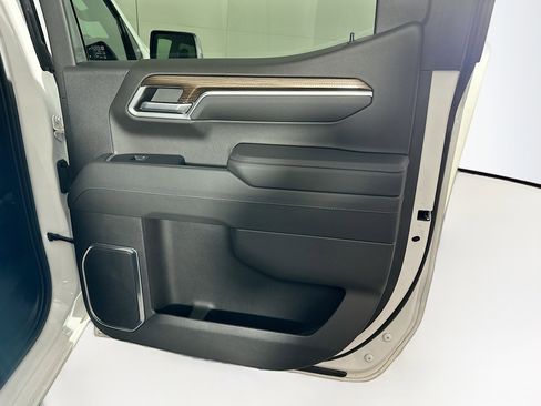 Used 2023 Chevrolet Silverado 1500 LT image 28