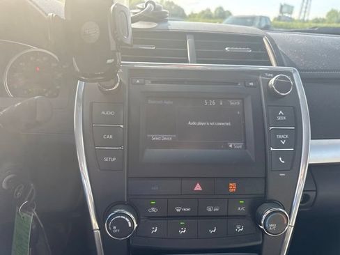 Used 2017 Toyota Camry SE FWD image 13