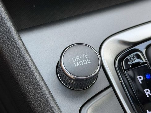 Certified 2023 Hyundai Kona SEL AWD/4WD image 33