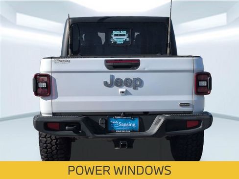 Used 2020 Jeep Gladiator Overland image 12