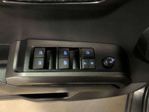 Used 2023 Toyota Tacoma TRD Off-Road w/ Advanced Technology Package AWD/4WD image 25
