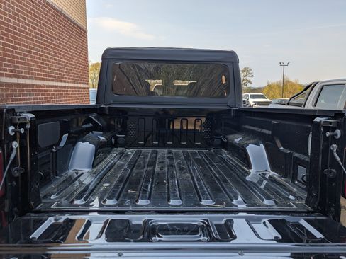 Used 2025 Jeep Gladiator Willys image 17