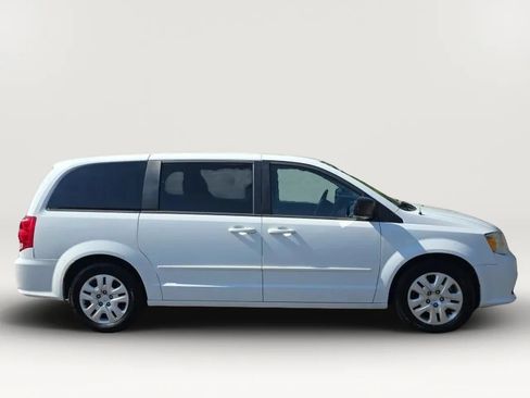 Used 2016 Dodge Grand Caravan SE w/ Quick Order Package 29E SE FWD image 9