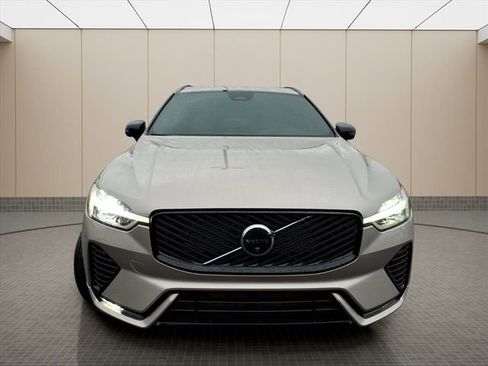 New 2026 Volvo XC60 B5 Plus w/ Protection Package Premier image 4
