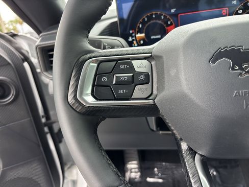 Used 2024 Ford Mustang Coupe RWD image 25