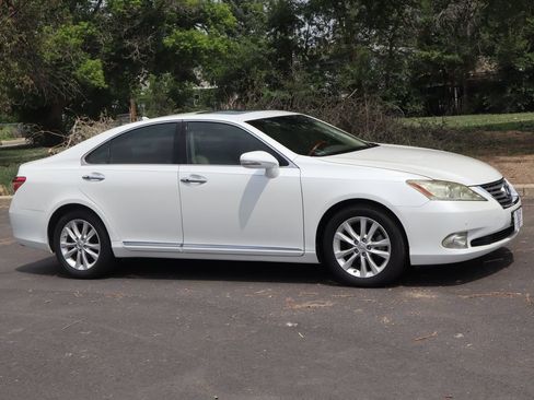 Used 2011 Lexus ES 350 FWD image 2