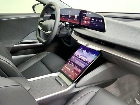 Used 2025 Lucid Air Pure RWD image 35