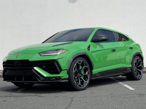 Used 2024 Lamborghini Urus Performante AWD/4WD image 3