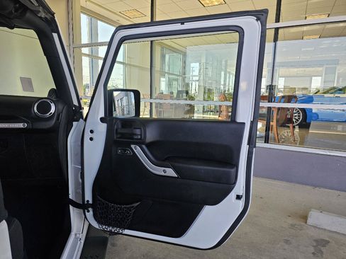 Used 2013 Jeep Wrangler Sahara w/ Connectivity Group AWD/4WD image 11
