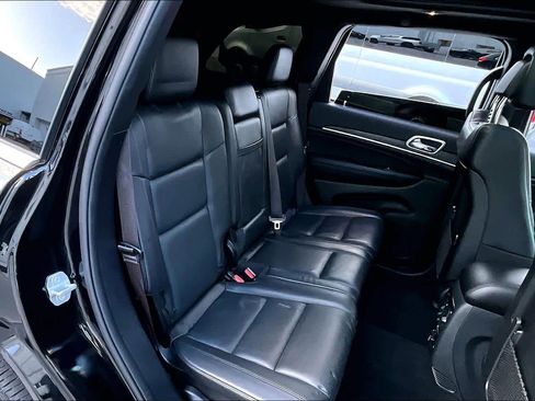 Used 2019 Jeep Grand Cherokee Limited w/ Luxury Group II image 17