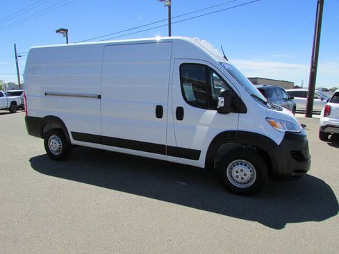 Used 2026 RAM ProMaster 2500 w/ Convenience Group FWD image 5