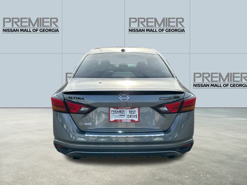 Used 2022 Nissan Altima 2.5 SR w/ Midnight Edition Package image 6