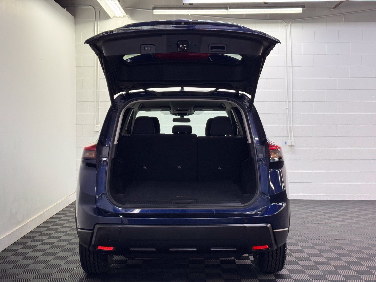 Certified 2026 Nissan Rogue SV AWD/4WD image 36