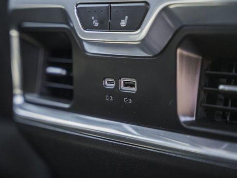 Used 2024 GMC Sierra 1500 Denali AWD/4WD image 43