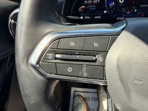 Used 2025 Chevrolet Equinox LT AWD/4WD image 24