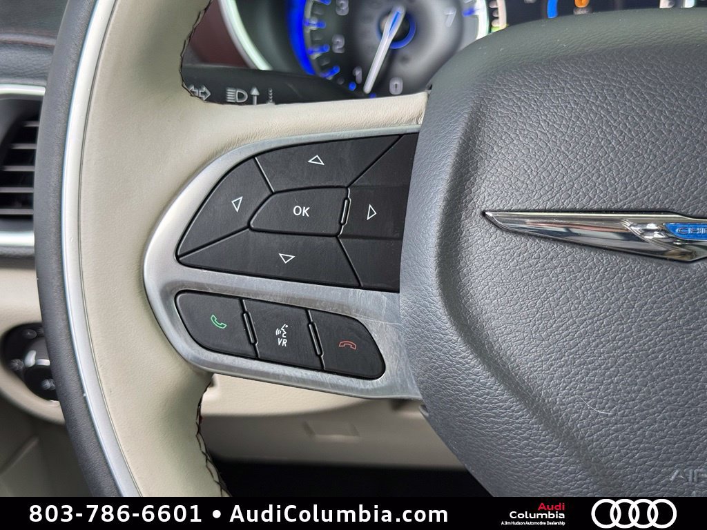 Used 2020 Chrysler Pacifica Limited FWD image 29