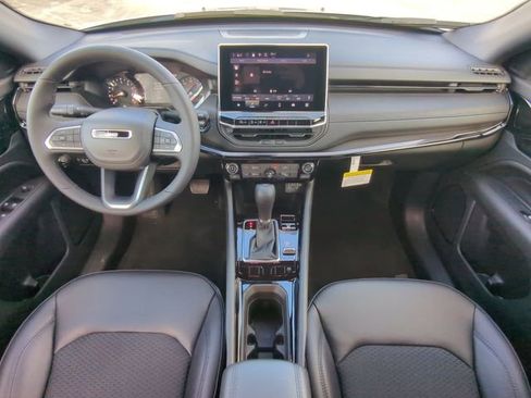 New 2026 Jeep Compass Latitude image 17