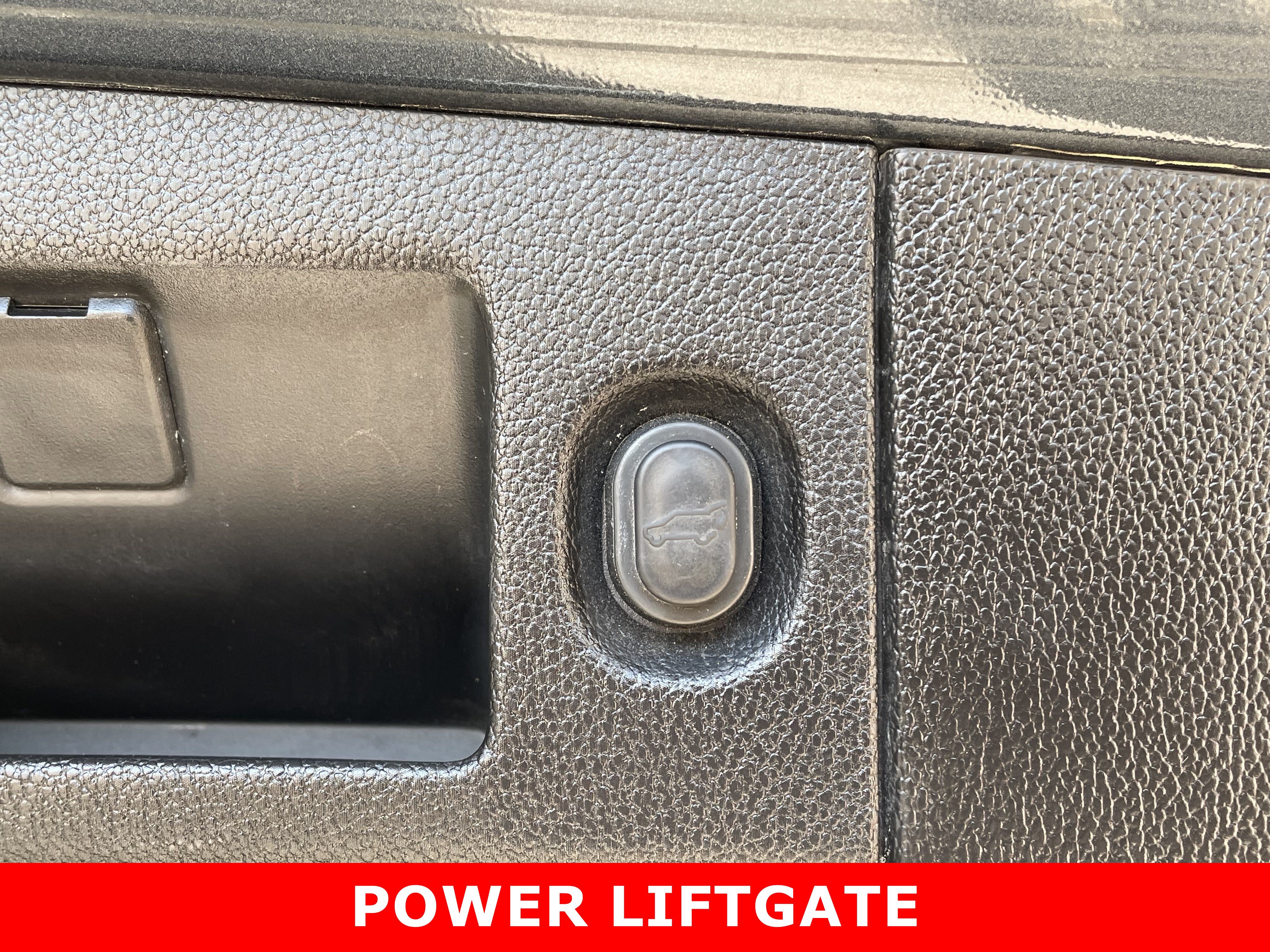 Used 2020 Chevrolet Tahoe LT w/ Luxury Package AWD/4WD image 26