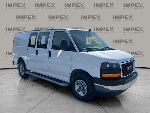 Used 2023 GMC Savana 2500 w/ Driver Convenience Package image 7