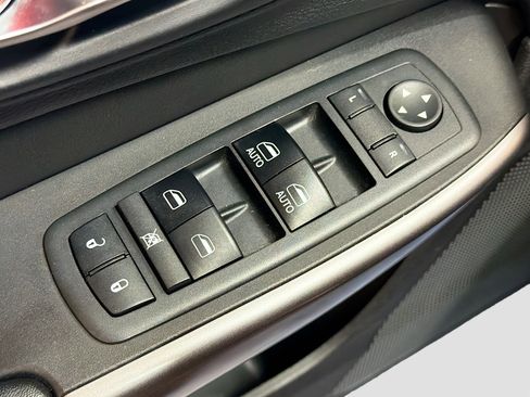 Used 2019 Jeep Cherokee Latitude Plus w/ Cold Weather Group image 15