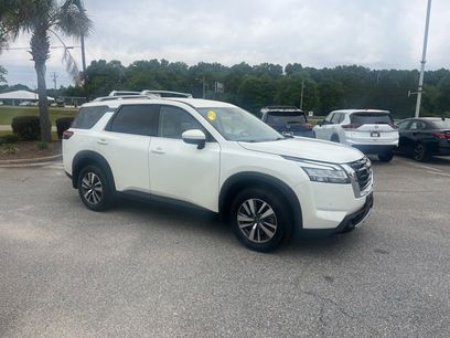 Used 2023 Nissan Pathfinder SL w/ Lighting Package (N92)