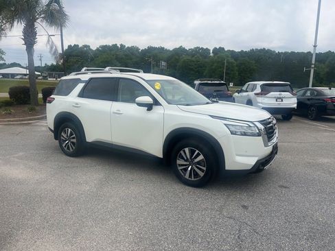 Used 2023 Nissan Pathfinder SL w/ Lighting Package (N92) AWD/4WD image 1
