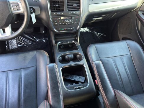 Used 2019 Dodge Grand Caravan GT FWD image 19