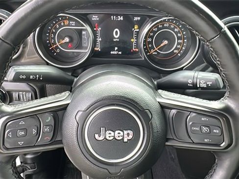 Used 2022 Jeep Gladiator Sport image 11