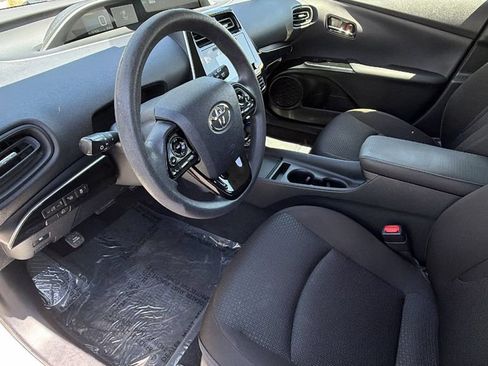 Used 2019 Toyota Prius LE AWD/4WD image 10