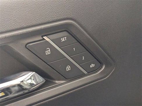 Used 2023 Chevrolet Colorado Z71 w/ Z71 Convenience Package 2 image 11