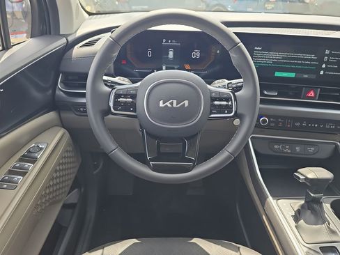 New 2026 Kia Carnival FWD image 13