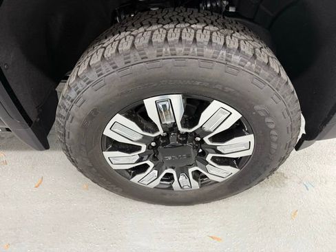 New 2025 GMC Sierra 2500 Denali w/ Denali Reserve Package image 4