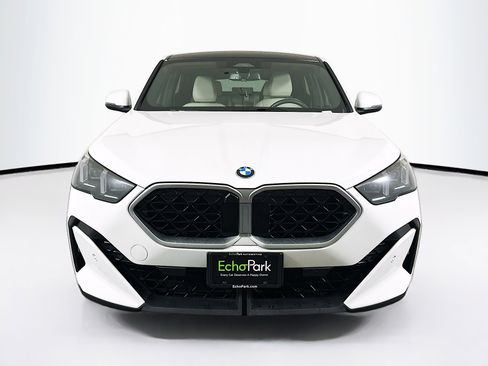 Used 2025 BMW X2 xDrive28i image 2