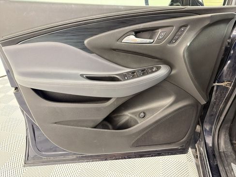 Used 2020 Buick Envision Essence FWD image 21