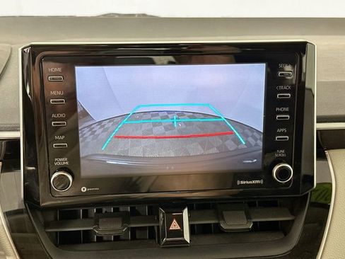 Used 2021 Toyota Corolla LE FWD image 12