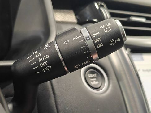 Used 2020 Land Rover Discovery HSE Luxury image 69