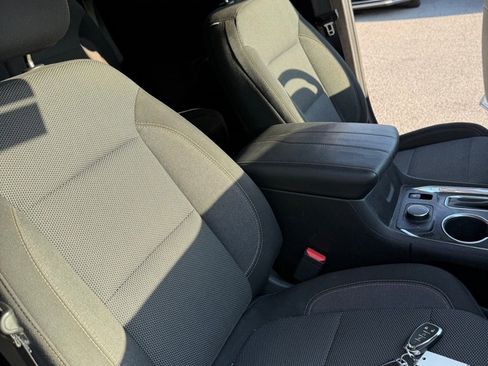 Used 2018 Chevrolet Traverse LT FWD image 24