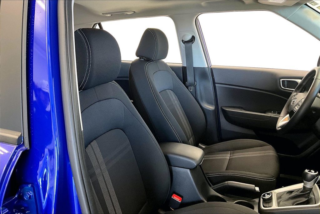 Used 2024 Hyundai Venue SEL FWD image 7