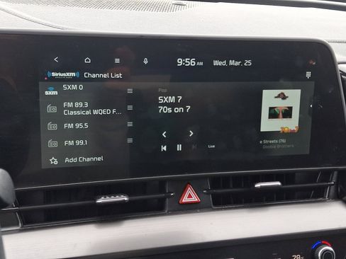 Used 2025 Kia Sportage EX image 17